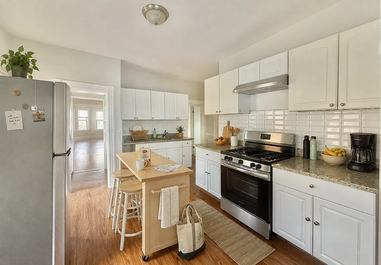 2 bed, 1050 sqft, $2,500 — Photo 1