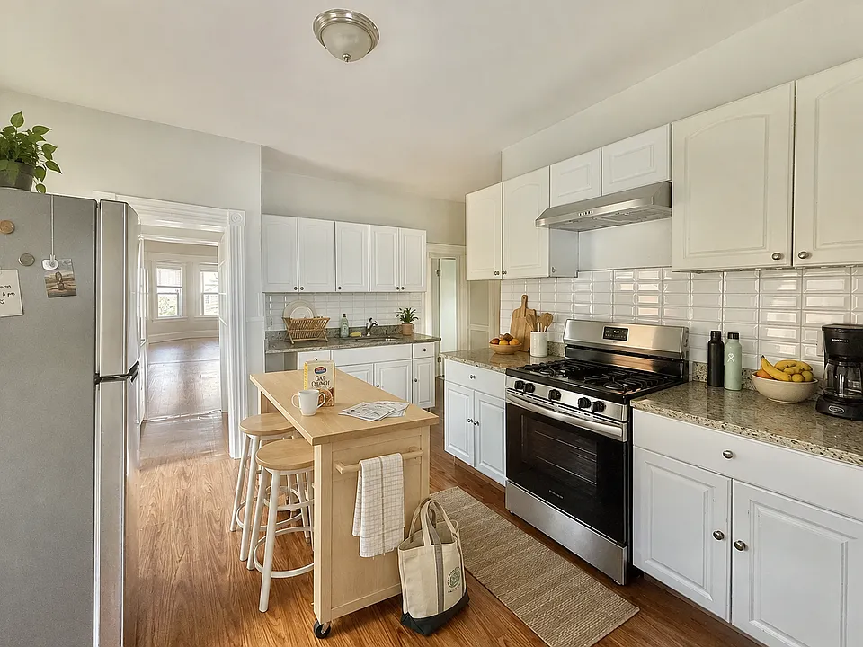 17 Gladstone St #3