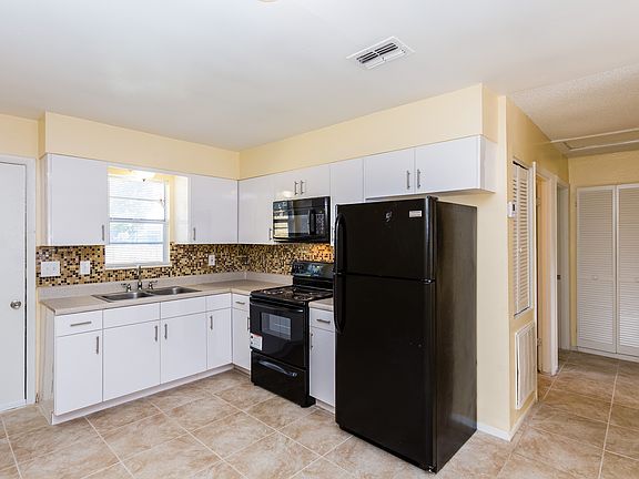 3rd image of 2239 Bryan St #2239