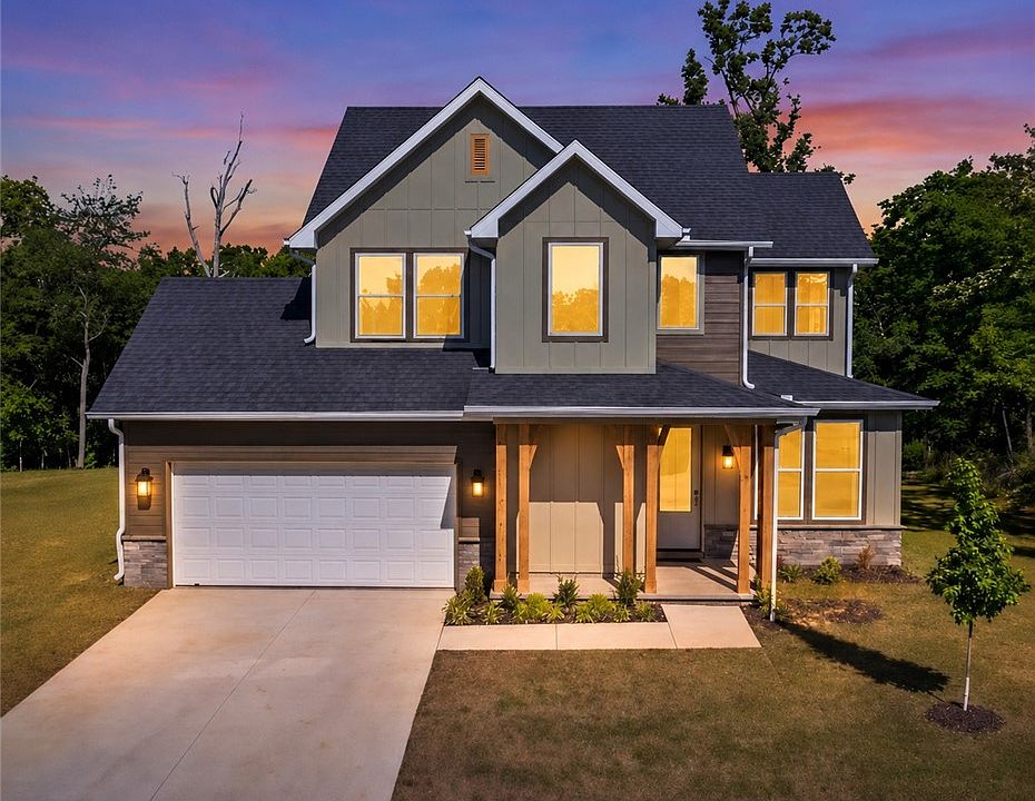 1st image of 3 Carnahan Ln