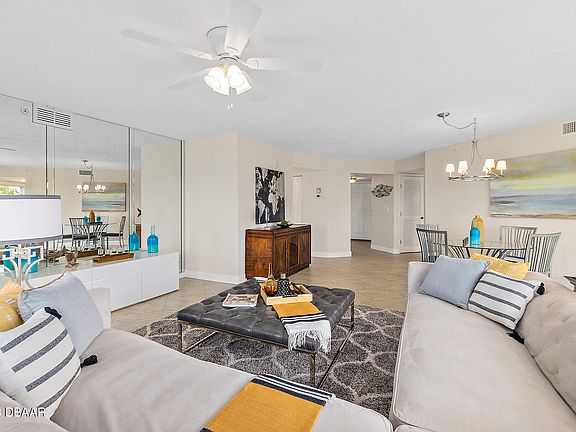 5th image of 3 Oceans West Blvd APT 3B4