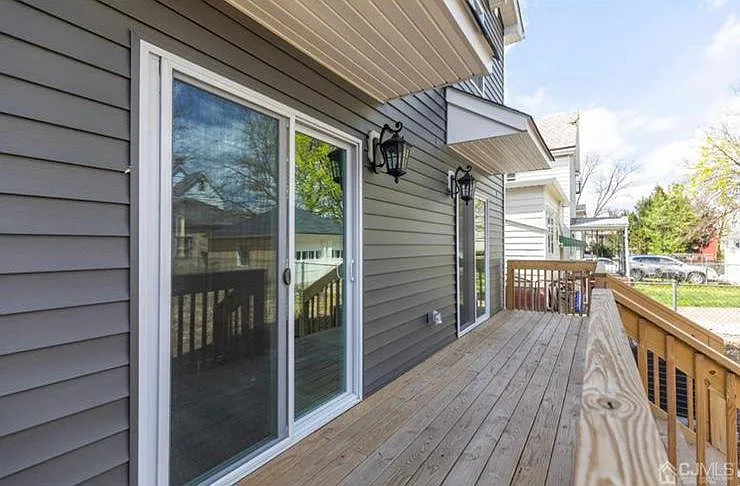75 Plum St — Photo 12
