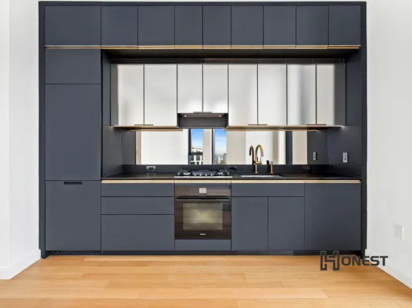 9 De Kalb Avenue image 8 of 27