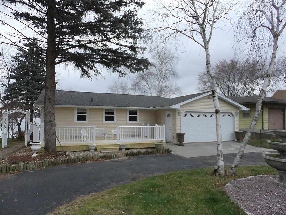 1st image of 676 Lake Wis Dr