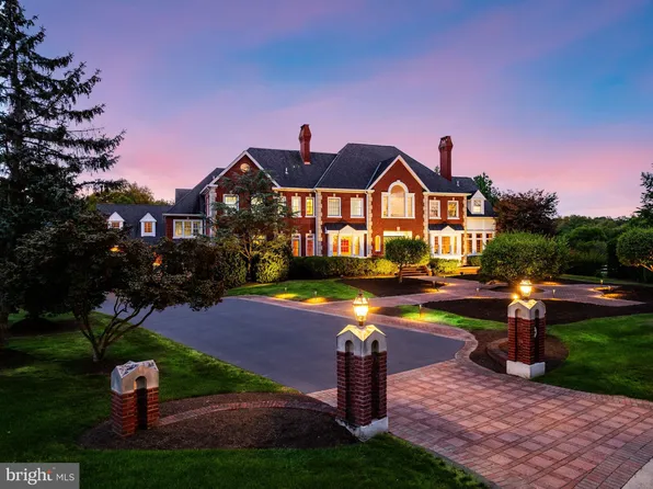 110 Brittany Way, Blue Bell, PA 19422