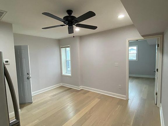 5th image of 5225 Warrington Ave