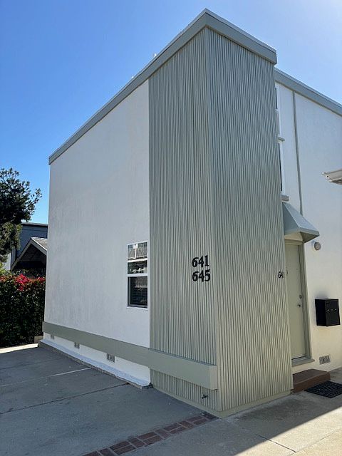 1st image of 641 Loma Dr