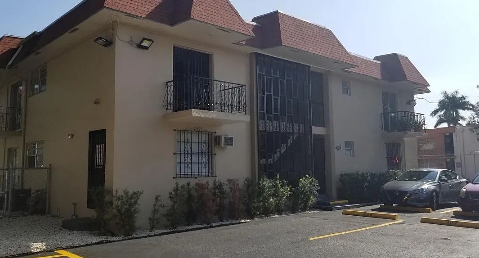 1st image of 1015 NW 45th Ave APT 204