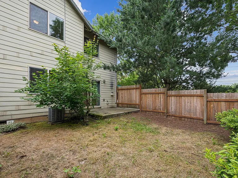 Roberts Court Townhomes — Photo 15