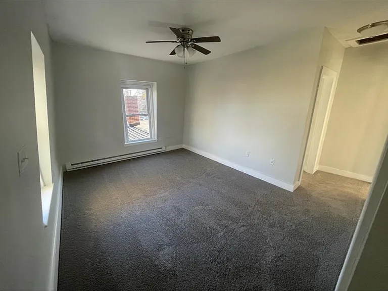 12 Phillips St #3 — Photo 2