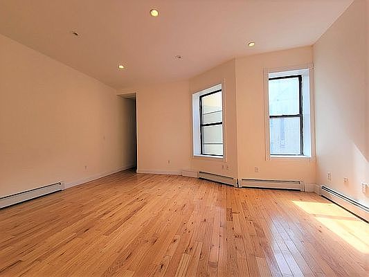 3rd image of 18 E 105th St #17