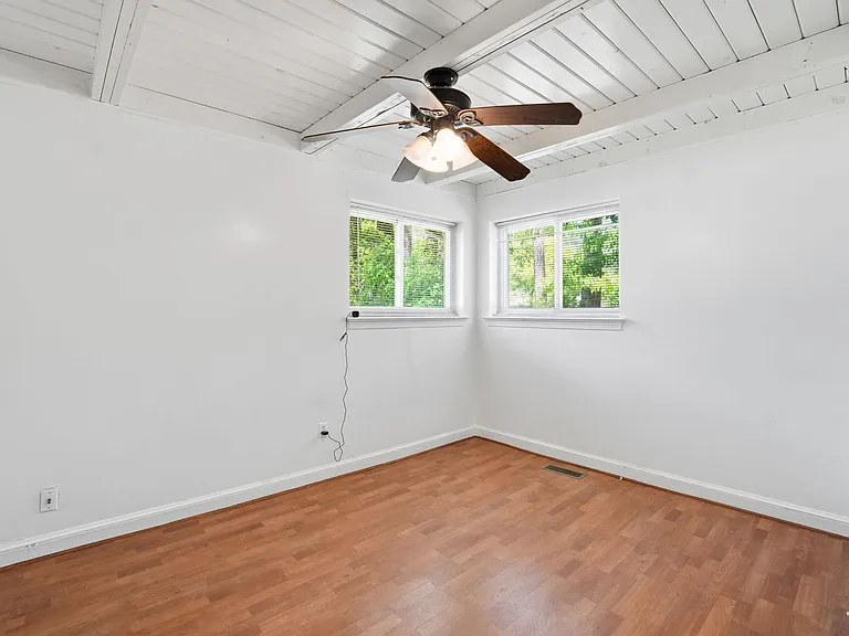 11000 Park Rd — Photo 14