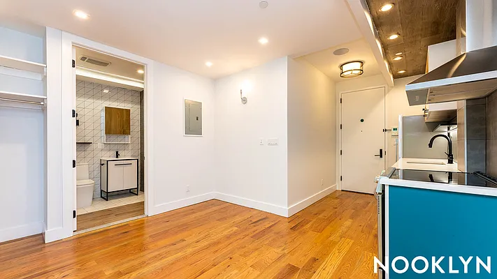Rented by Nooklyn NYC LLC | media 13