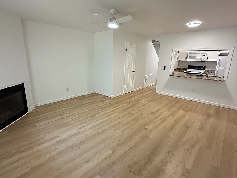 123 Country Town Dr — Photo 3