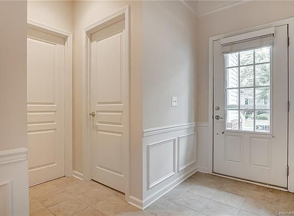 5th image of 33120 Tanager Ct