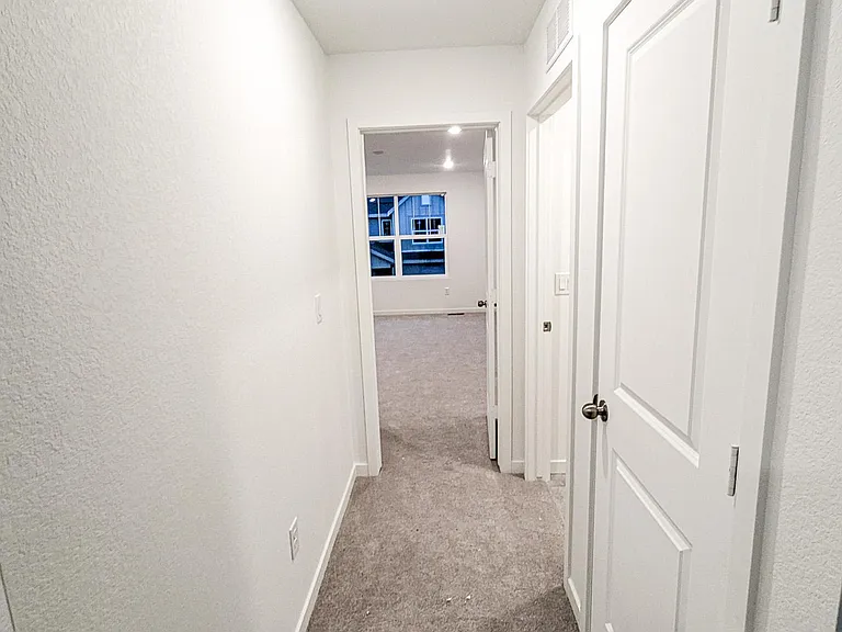 636 Lillibrook Pl — Photo 10