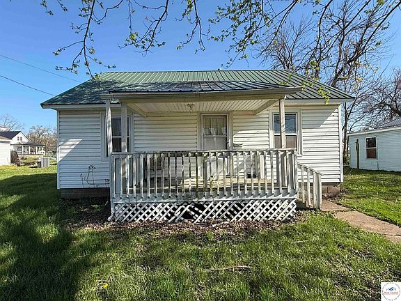 3rd image of 103 N Mill St