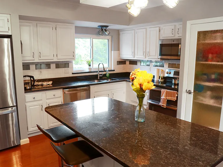 15472 Duxbury Way — Photo 7