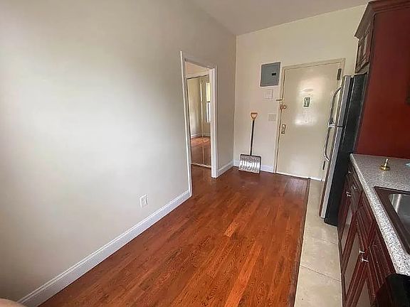 3rd image of 107-31 Metropolitan Ave #2W