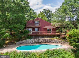 16 Hollow Horn Rd, Erwinna, PA 18920