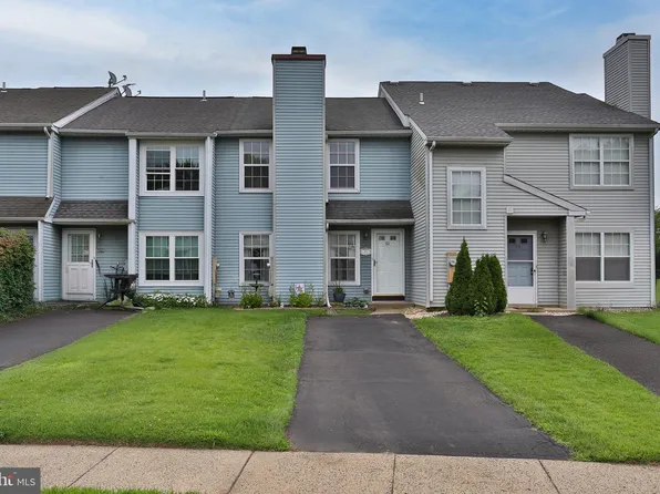 53 Bark Hollow Ln, Horsham, PA 19044
