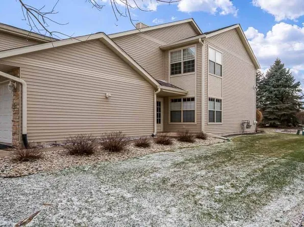 5683 Oak Village Dr Unit 5683, Roscoe, IL 61073