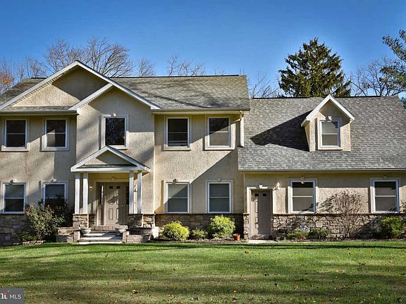2nd image of 479 Pheasant Dr