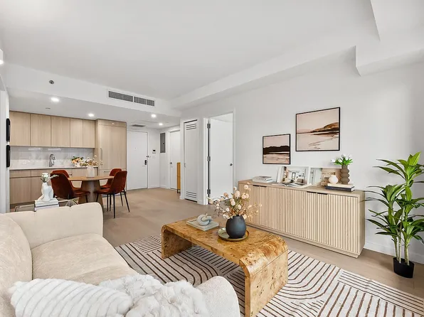 33-71 Prince St #10D, Flushing, NY 11354