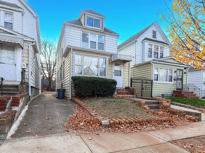 62-94 Austin St #1, Rego Park, NY, 11374