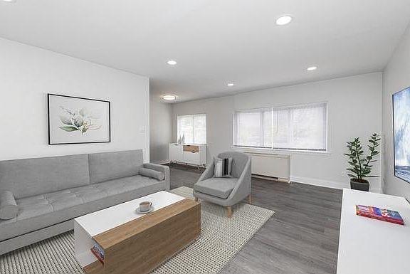 2nd image of 6428 Oxford Ave #102A