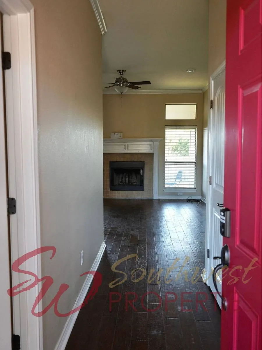 Building Photo - 305 Cactus Valley