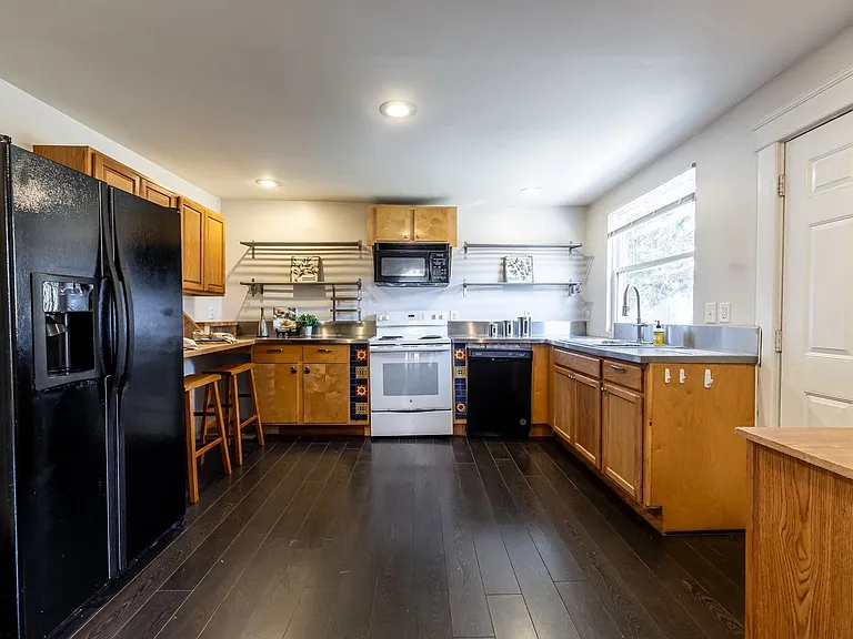 310 7th St SW — Photo 9
