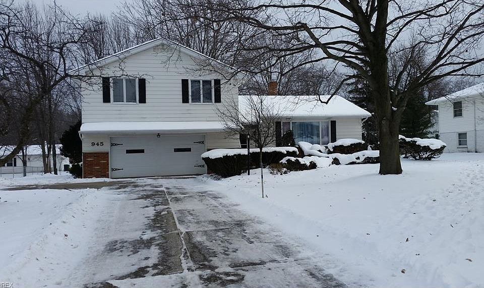 1st image of 945 Colony Dr