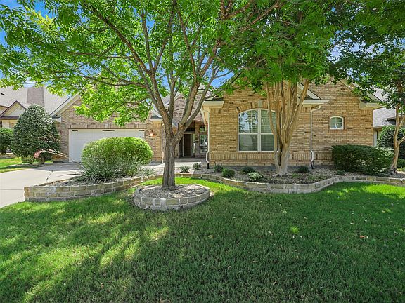 2nd image of 9813 Cypress St