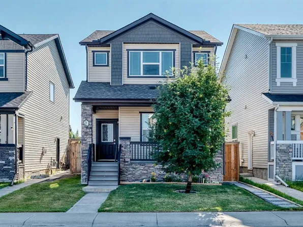 251 E Skyview Point Rd NE, Calgary, AB T3N 0K7