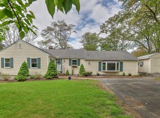 2 Sunset Dr, Ipswich, MA 01938