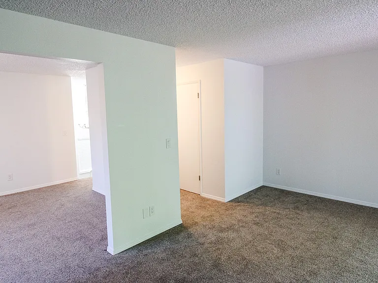12315-12317 NE Fremont St — Photo 18