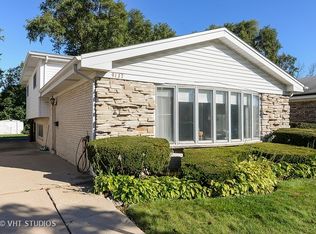 9137 Crawford Ave, Skokie, IL 60076