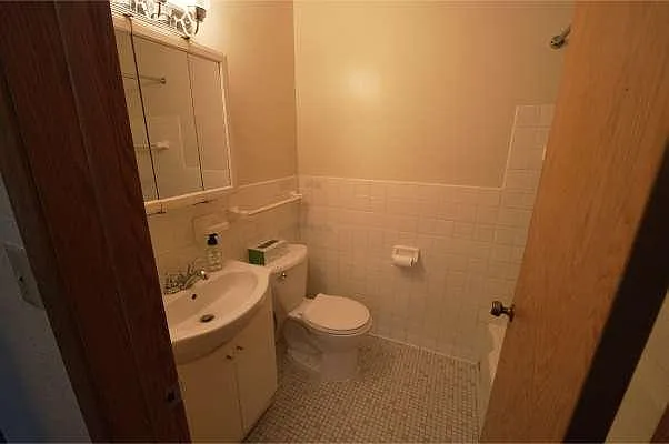 View Street Apartments — Photo 11