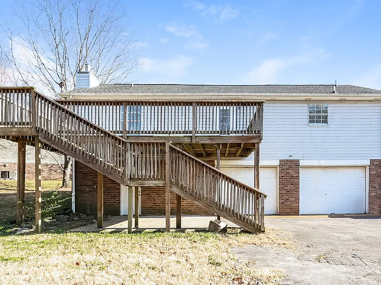 121 Lee Ct — Photo 17