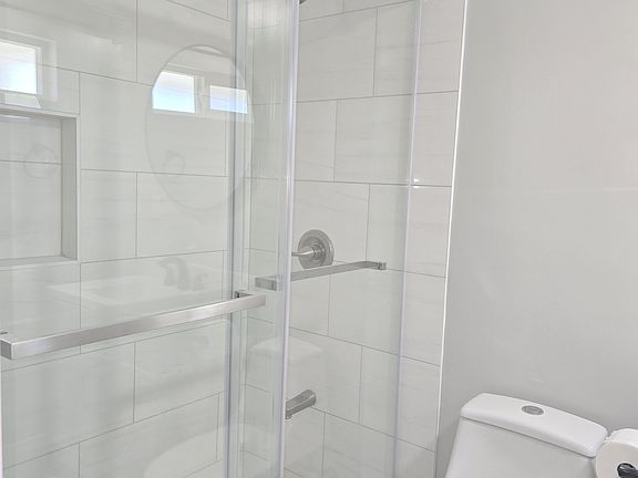 3rd image of 7081 Stahov Ave