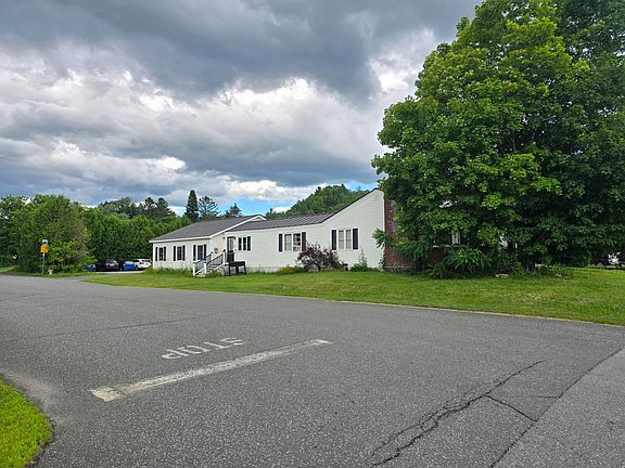 3rd image of 22 E Parkside Ter