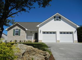 214 Wind Chase Dr, Madisonville, TN 37354
