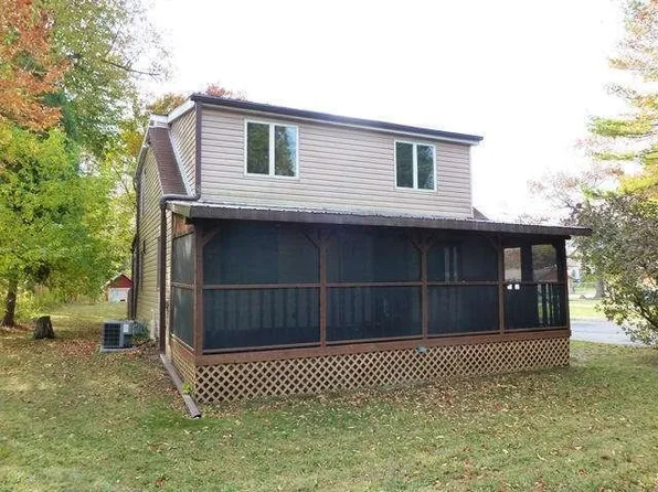 3649 E Garden Pl, Oak Creek, WI 53154