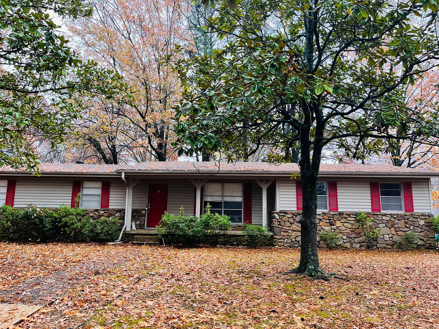 3 bed, 1410 sqft, $1,350 — Photo 1