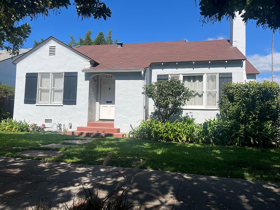1st image of 608 W Pedregosa St