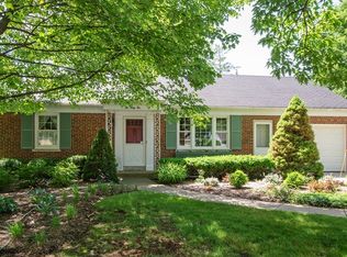 632 Beaver Rd, Glenview, IL 60025