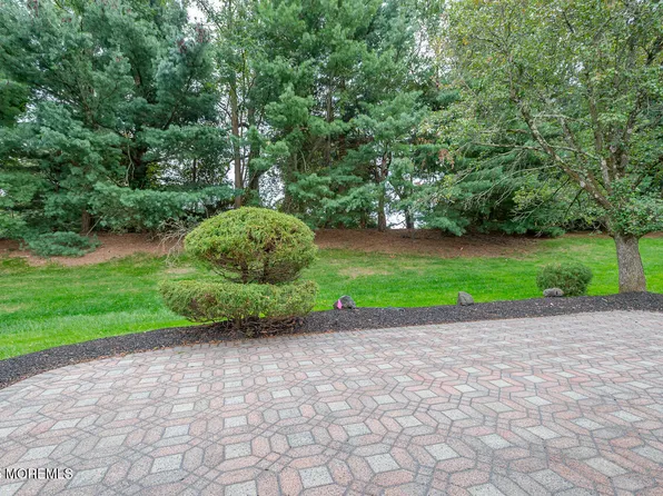 72 Murray Hill Terrace, Marlboro, NJ 07746