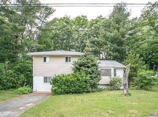 49 Kirkwood Dr, Glen Cove, NY 11542