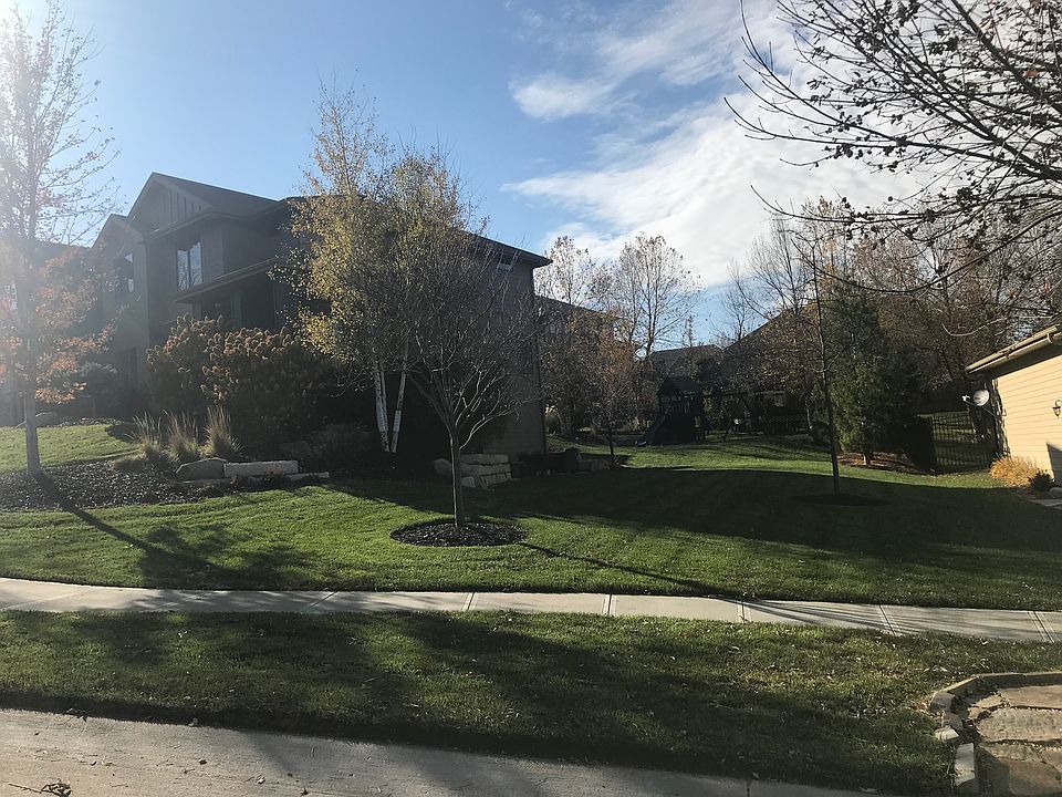 2nd image of 3304 S 184th Ter